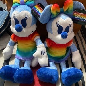 Mini mouse pride Disney collection new